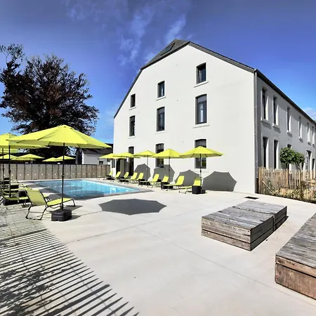 Group Retreat With Spa, Cleaning Included