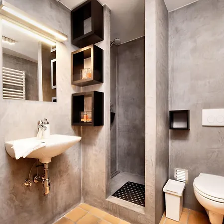 Vakantiehuis Group Retreat With Spa, Cleaning Included *