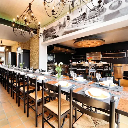 Group Retreat With Spa, Cleaning Included Vakantiehuis